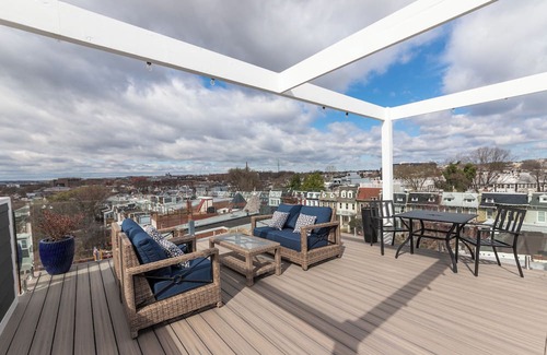 Bloomingdale Casa | Luxurious 3-BD on the Park With Monument Views