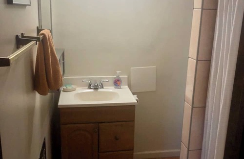 Yuma Townsite Casa | Pet-Friendly, Charming bungalow with WiFi and AC in sunny Yuma