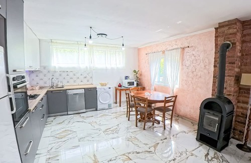 Mrcevac Apartamento | Tivat Family Garden Apartments - Near Airport & Beach, Quiet Stay