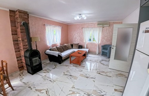 Mrcevac Apartamento | Tivat Family Garden Apartments - Near Airport & Beach, Quiet Stay