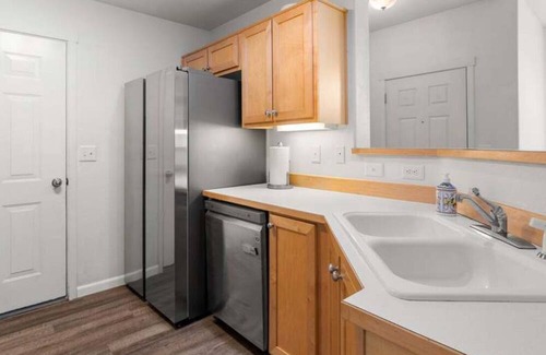 Neighbors Southwest Condominio | Peaceful condo in Beaverton