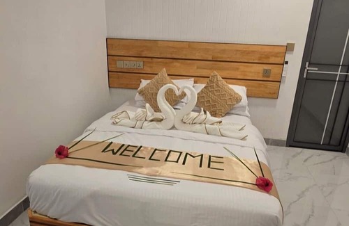 Felidhoo Cama Y Desayuno | Charming 2-bedroom bed & breakfast in lovely Felidhoo with AC