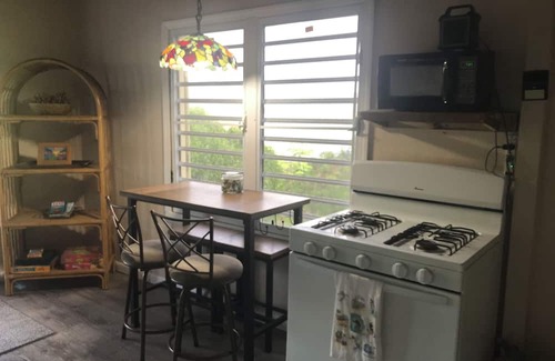 Estate Saint Quaco and Zimmerman Cabaña | Charming 1-bedroom cottage with WiFi and AC in delightful St John