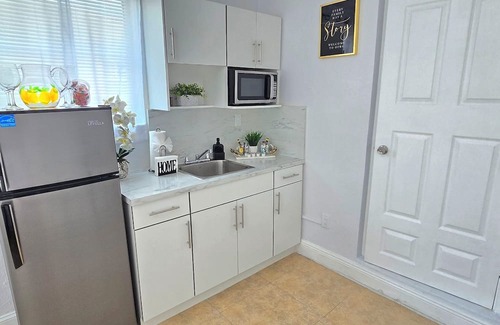 West Hollywood Apartamento | Cozy Studio for 2 Near Hard Rock Casino & Guitar Hotel and Hard Rock Stadium