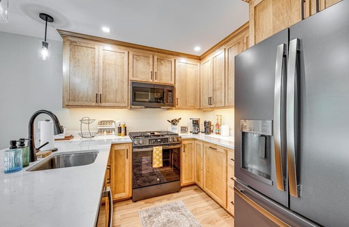 East Burke Casa | Ski-In/Ski-Out: Recently Built Burke Townhome!