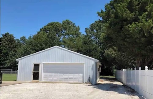 Cape Charles Casa | "Meant to Be” 4BR Family Retreat w/Game Room & Fire Pit 5 Min to Beach/Parks