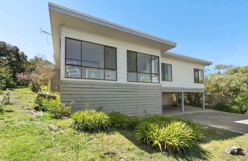 Moggs Creek Casa | Moggs View I Walk to Beach