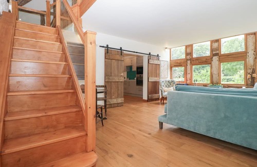 Leominster Cabaña | THE ART HOUSE, romantic, luxury holiday cottage in Stoke Prior