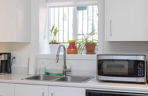 Saanichton Casa | Welcome to your cozy home away from home just 25 minutes from downtown Victoria!