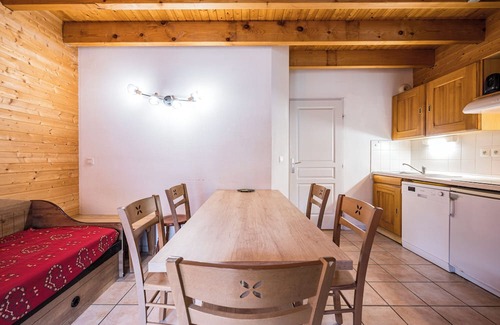 Montgellafrey Apartamento | Chalet for 6/8 People – Cosy – Pool & Sauna – Summer/Winter – Mountain View