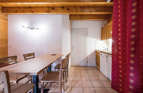Montgellafrey Apartamento | Chalet for 6/8 People – Cosy – Pool & Sauna – Summer/Winter – Mountain View