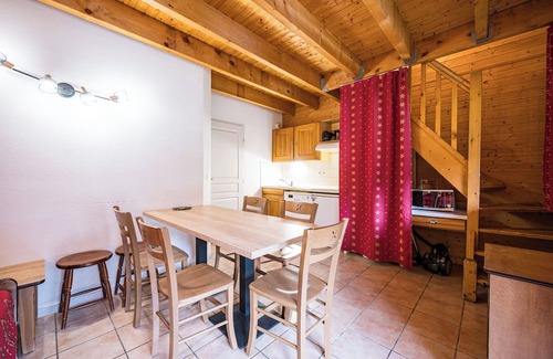 Montgellafrey Apartamento | Chalet for 6/8 People – Cosy – Pool & Sauna – Summer/Winter – Mountain View