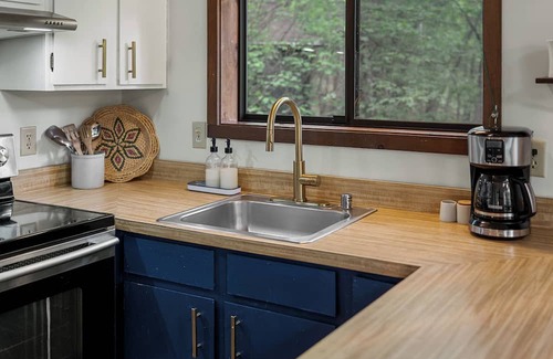 Basye Cabina | Cozy 4-bedroom cabin in Bryce Resort near Shenandoah National Park