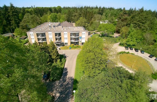 De Bult Casa | Spacious De Bult Family Hideaway | Pool, Pet Friendly | 3 Units