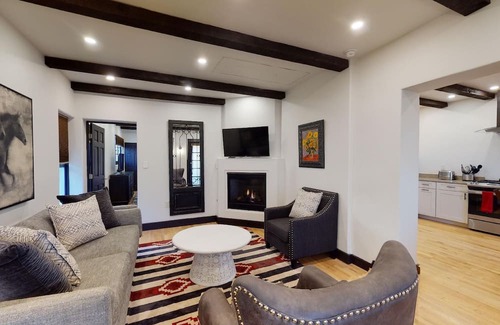 Downtown Santa Fe Casa | Dulce Casita: Downtown Railyard District, short walk to Plaza