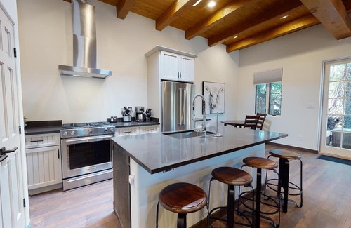 Historic Eastside Casa | Delgado C-3: Just one block from Canyon Road!