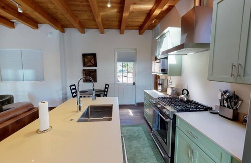 Historic Eastside Casa | Delgado B-3: Just one block from Canyon Road!