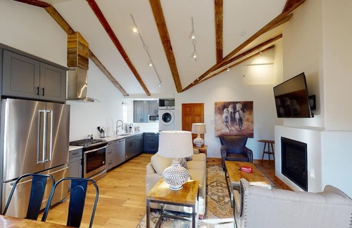Downtown Santa Fe Casa | Bosque Casita: Downtown Railyard District, a short walk to Plaza