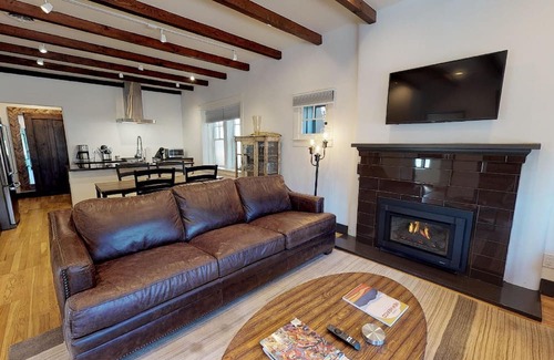 Historic Eastside Casa | Delgado D: One block from Canyon Road!