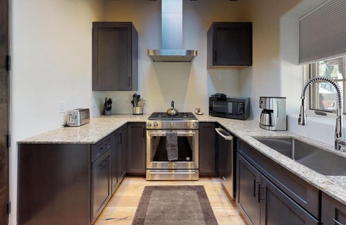 Historic Eastside Casa | Delgado C-4: One block from Canyon Road!