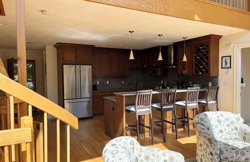 Sturbridge Casa | Lakeside Getaway! Gorgeous views! Sleeps 8+