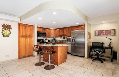 Historic Kailua Village Condominio | Kona Plaza 301, Ocean Views and Renovated