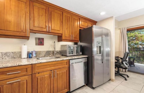Historic Kailua Village Condominio | Kona Plaza 301, Ocean Views and Renovated