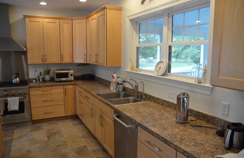 Shelter Harbor Casa | Water Views Galore! Shelter Harbor Spacious 5-bdrm house - Private Beach - AC
