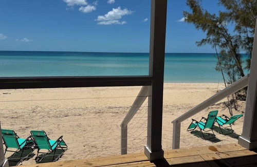 Governor's Harbour Casa | Gorgeous 2-bedroom Beachfront house in Governor's Harbour with AC, Hi Speed WiFi