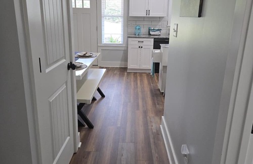 Stonecrest Cabaña | New Cottage in Lake Lure! Privacy and Comfort Hot Tub & Firepit!