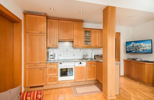Leogang Apartamento | Double room, shower, WC - Herzog, Haus