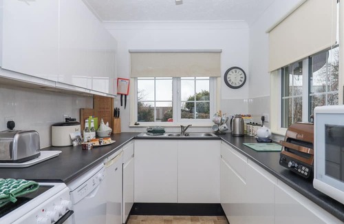 Newton Abbot Cabaña | HAYTOR VALE LODGE, pet friendly, with a garden in Haytor Vale