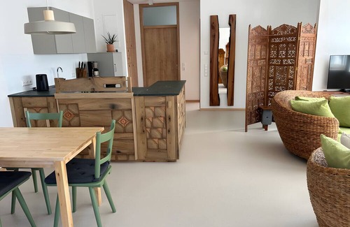 Genkingen Apartamento | Apartamento 'Alb-Sonne' con terraza privada, jardín compartido y Wi-Fi