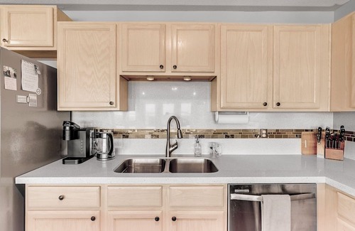Long Beach Condominio | Mana Kai 2nd floor w /view of the ocean and beach