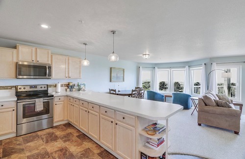 Long Beach Condominio | Mana Kai 2nd floor w /view of the ocean and beach