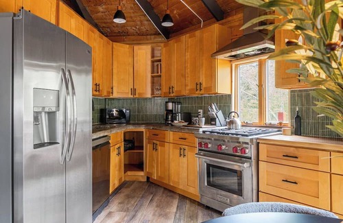 Elka Park Cabaña | The Lily Pad – Cozy roundhouse nestled in the heart of the Catskill Mountains