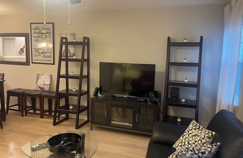 Greensboro Casa | Charming 2-bedroom townhome with AC, WiFi in lovely Greensboro