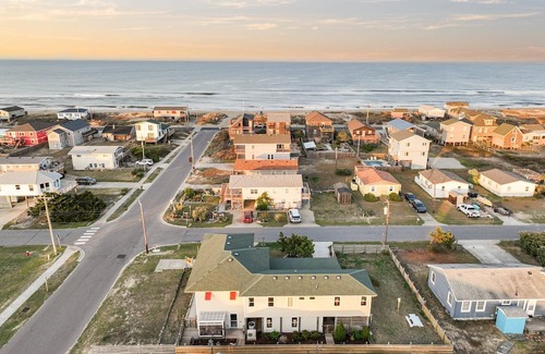 Colington Cabaña | Counting Pelicans + Ocean View + Pelican Hunt in Kill Devil Hills, NC