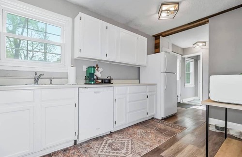 Prairie Village Casa | Feel at home in this charming house on a quiet street
