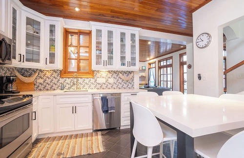 Tamarindo Villa | Luxury 3BR 3.5 Bath Across the Street from Beach with 2 Private Pools