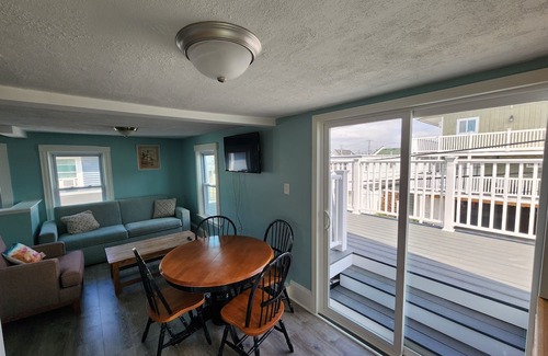 Hampton Apartamento | G St Inn Unit 6 Charming 2-bedroom apartment in Hampton with AC, WiFi