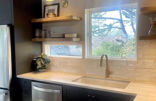 Sebastopol Casa | Luxe Guest Home Walk to Downtown Sebastopol
