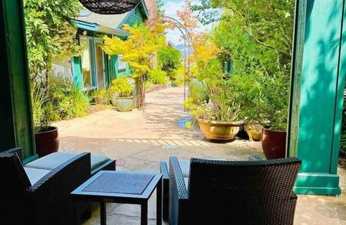 Sebastopol Casa | Walk to Downtown Sebastopol * Luxe Vacation Studio