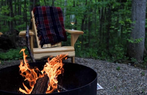 Miller Lake Casa | "The Palm" Unique Glamping Tent near Tobermory