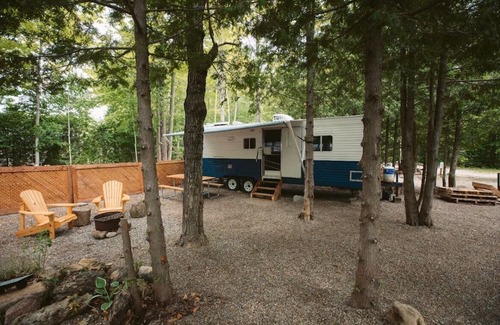 Miller Lake Casa | Renovated RV Near Tobermory & The Grotto