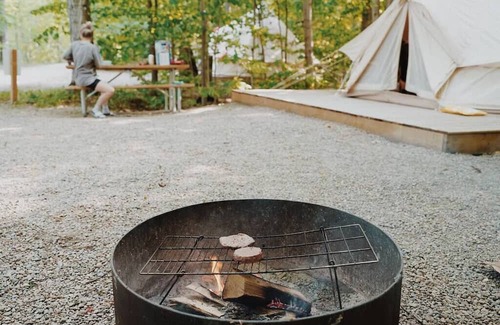 Miller Lake Casa | "Adobe" Glamping near Tobermory