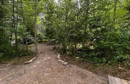 Miller Lake Casa | "Adobe" Glamping near Tobermory