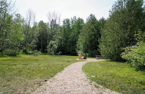 Miller Lake Casa | "Dreamer" Tent near Tobermory