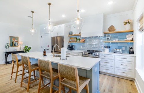 Kiska Beach Casa | Free Golf Cart-Heated Pool-Spa-5min Walk to Beach