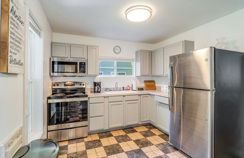 Whitefish Casa | New! Downtown Whitefish home with river and trail access